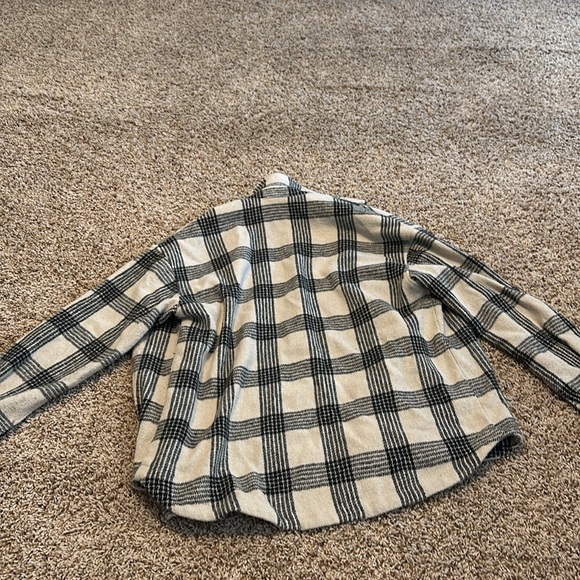 Bailey Rose Button Up Shacket - Picture 4 of 4